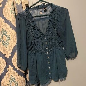 Bke boutique blouse size medium it is a darkish blue green color